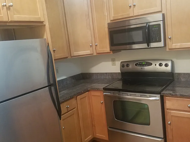 23 N Pearl St #2B — Photo 12