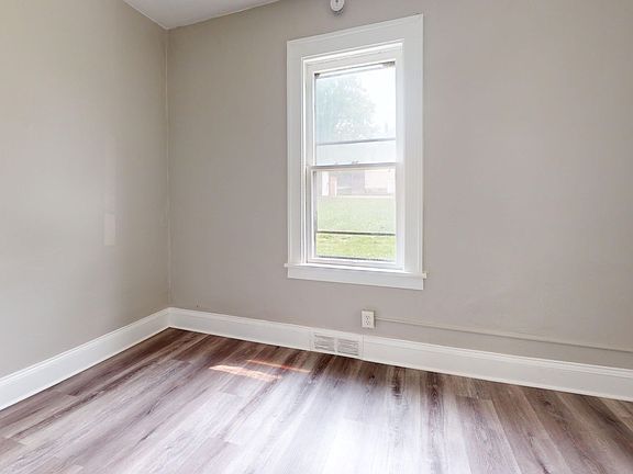 3rd image of 703 Excelsior Ave #1