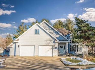 3724 Eastpark Rd, Cedar Falls, IA 50613