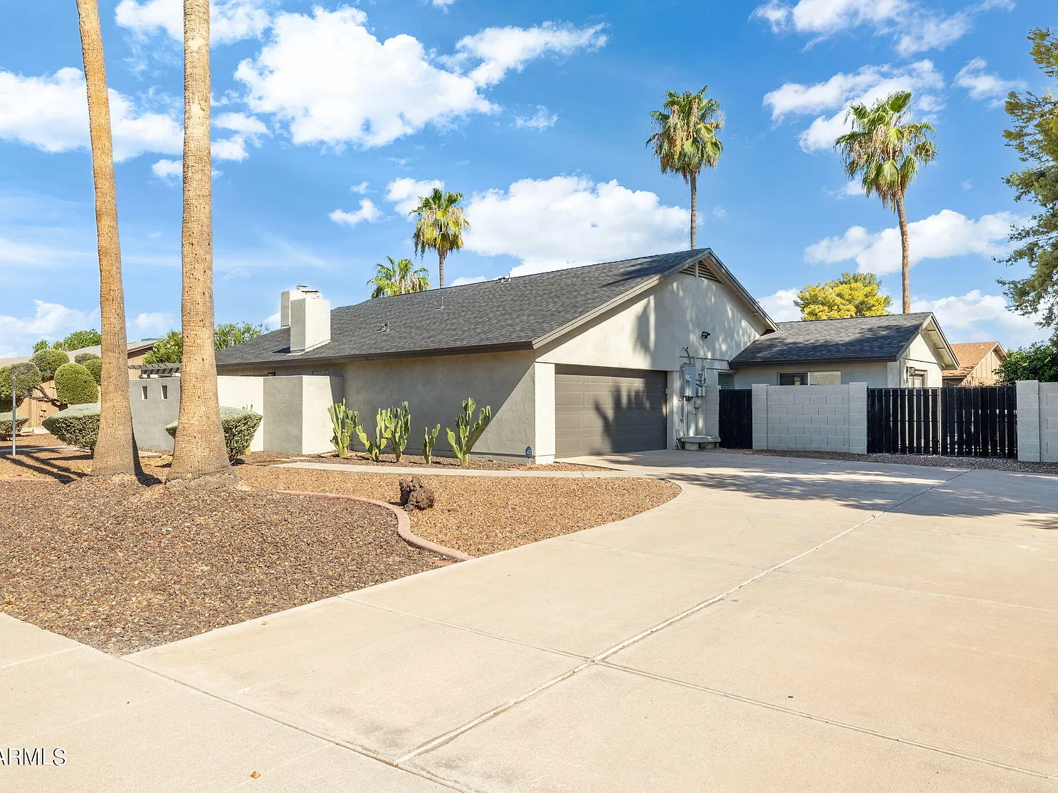 5 bed, 2.5 bath, 3028 sqft, $12,000 — Photo 3