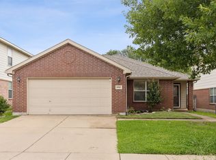 4945 Meadow Trails Dr, Fort Worth, TX 76244