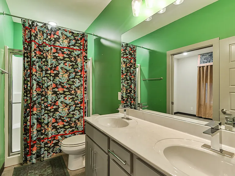 703 Lyndon Ln — Photo 17
