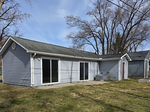 3rd image of 9515 Listeria St