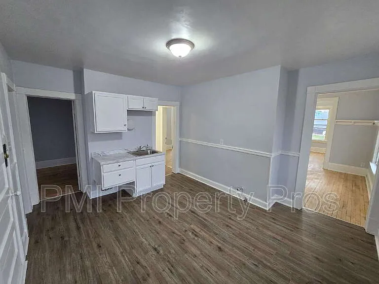 3111 W Walnut St — Photo 12