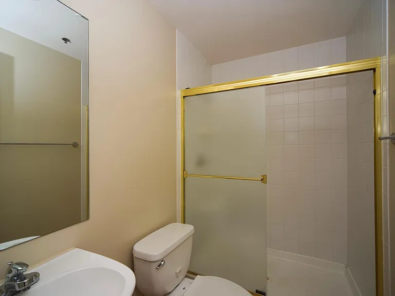 1555 California St #307 — Photo 18