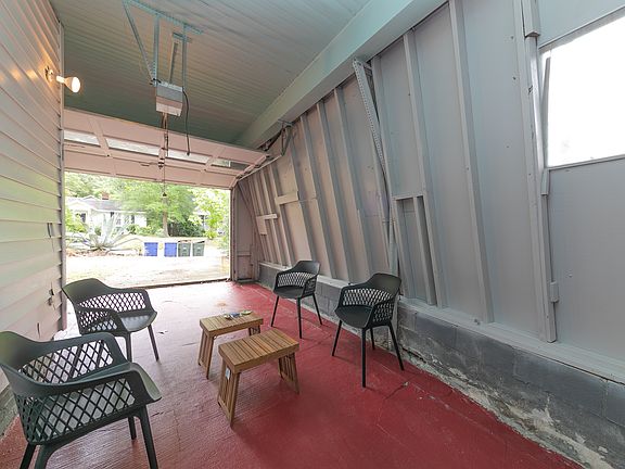 4th image of 1107 Maple St #1