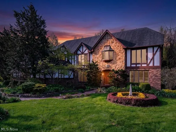 37690 Eagle Nest Dr, Grafton, OH 44044