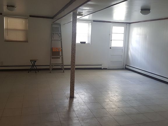 3rd image of 10533 Otis Ave