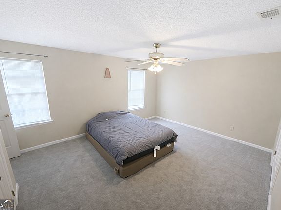 5th image of 3877 Stratford Cir