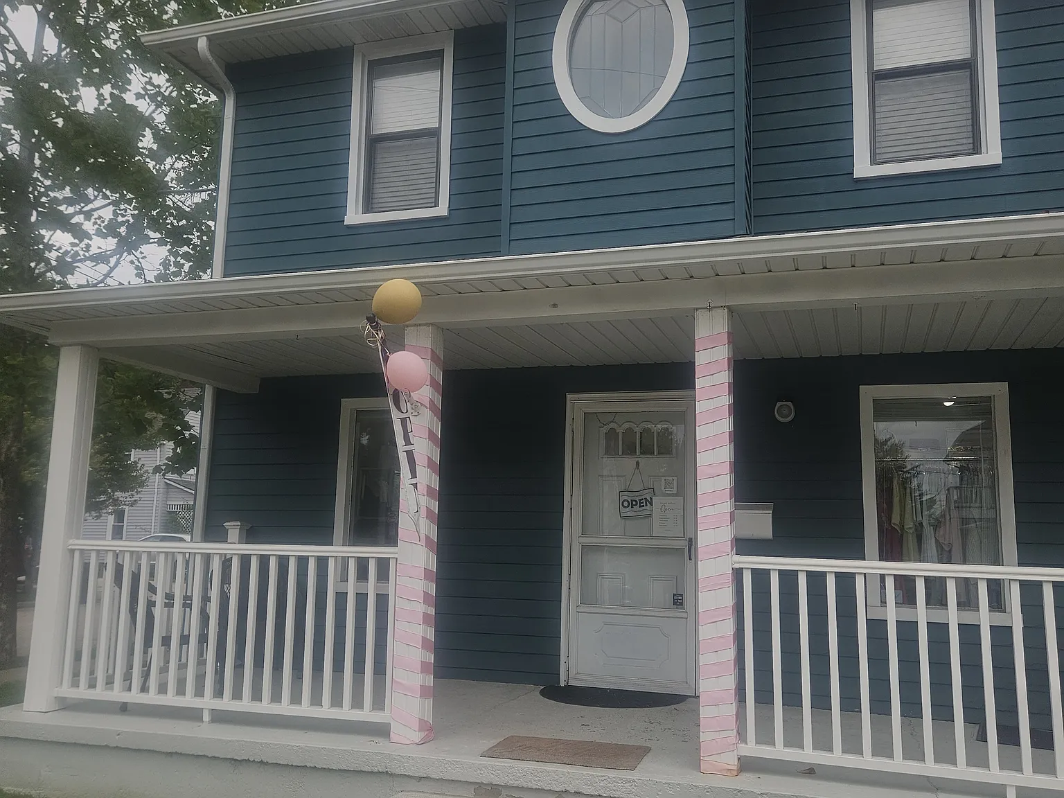 2 bed, 1000 sqft, $1,900 — Photo 2