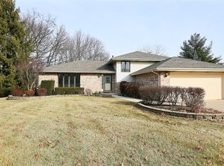 16W638 89th Pl, Willowbrook, IL 60527
