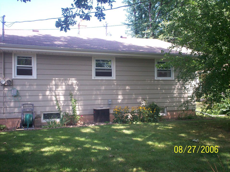 2nd image of 485 Gordon St