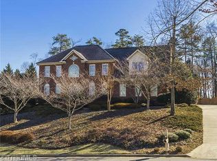 102 Castleton Dr, Jamestown, NC 27282