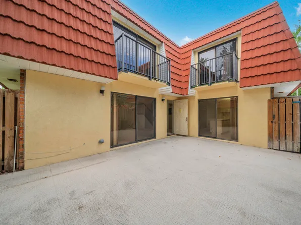 713 NW 99th Circle, Plantation, FL 33324