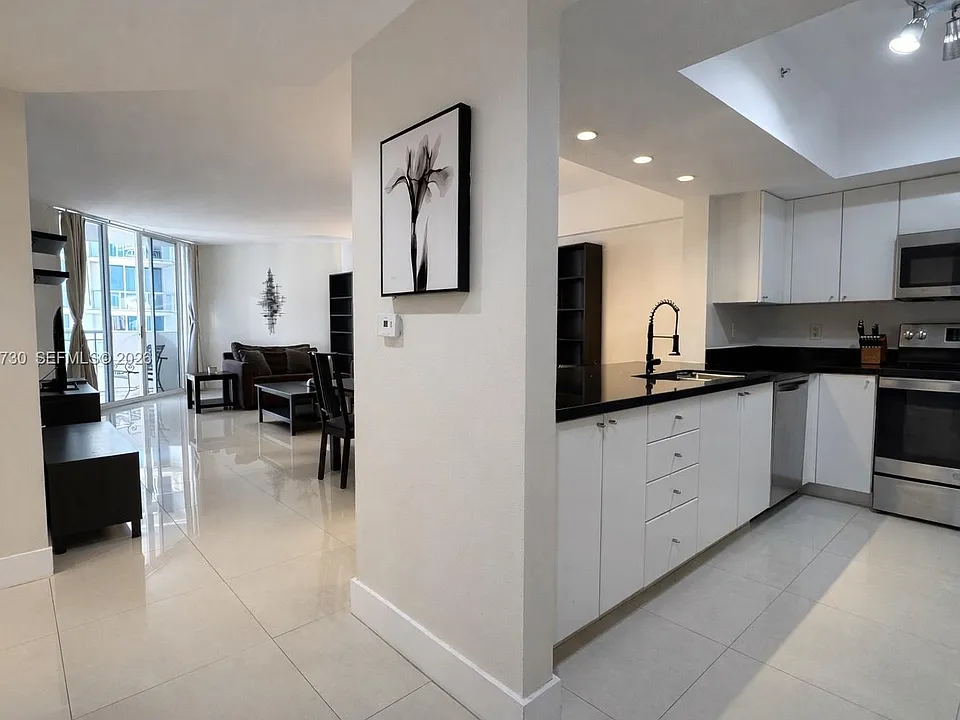 17375 Collins Ave #1505