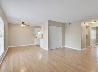 1300 Baker Ave #B3, Bryan, TX 77803
