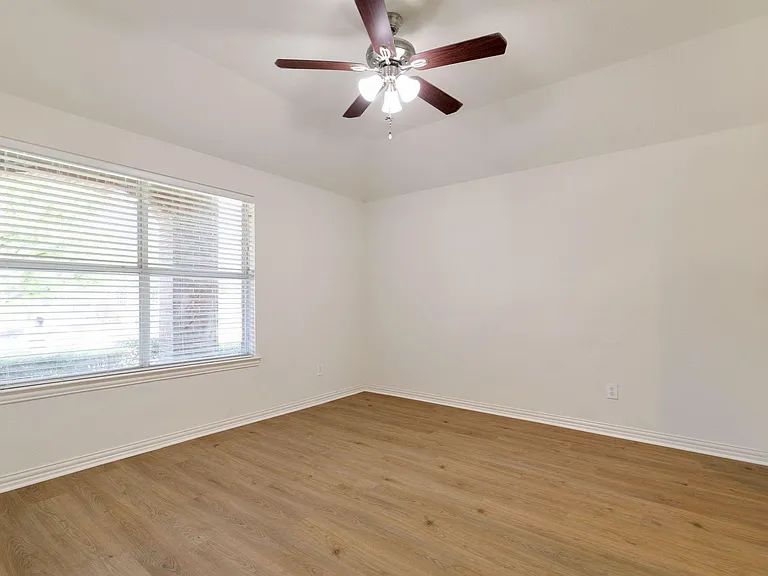 8306 Nicholson Dr — Photo 13