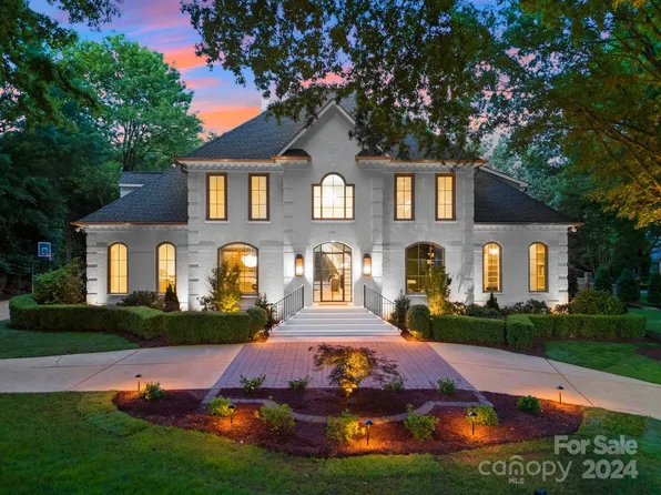 4407 Cameron Oaks Dr, Charlotte, NC 28211