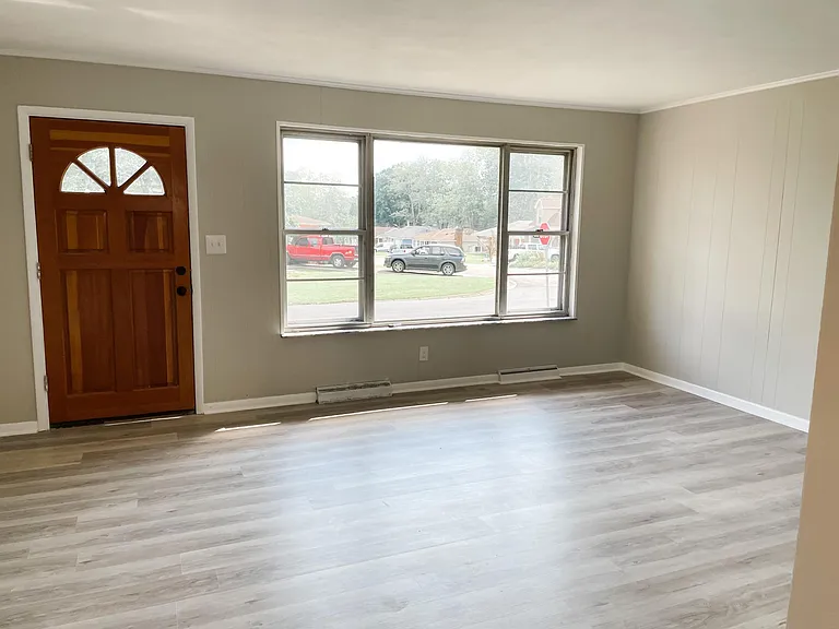 1758 Houston St — Photo 2
