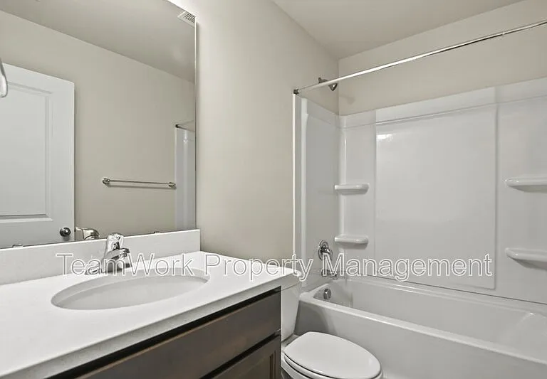 101 Langley Dr #D — Photo 18