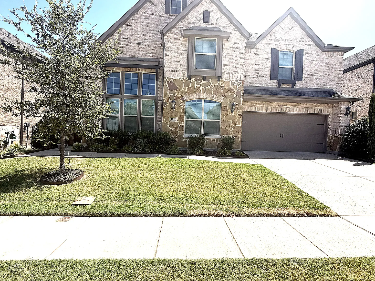 5 bed, 4.5 bath, 3864 sqft, $4,000 — Photo 2