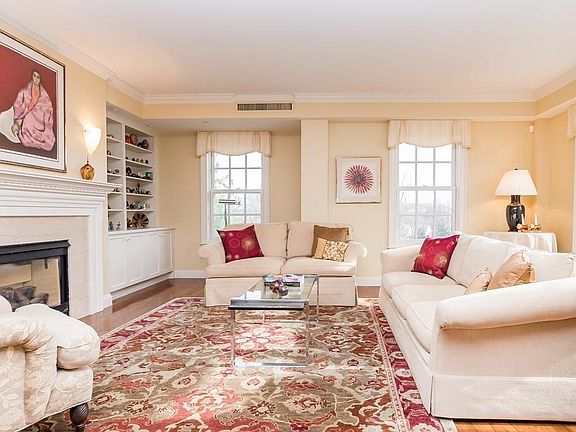 4th image of 336 Boylston St APT 302