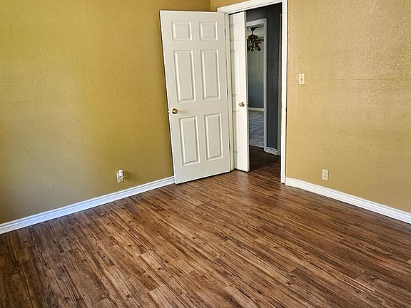 4th image of 2420 5th Ave