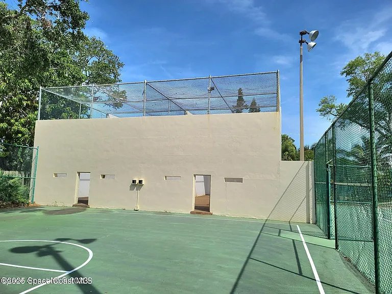 8751 Live Oak Ct — Photo 4