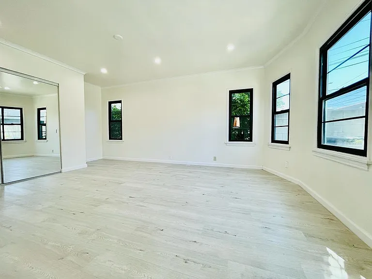 326 N Ogden Dr #1/2 — Photo 10