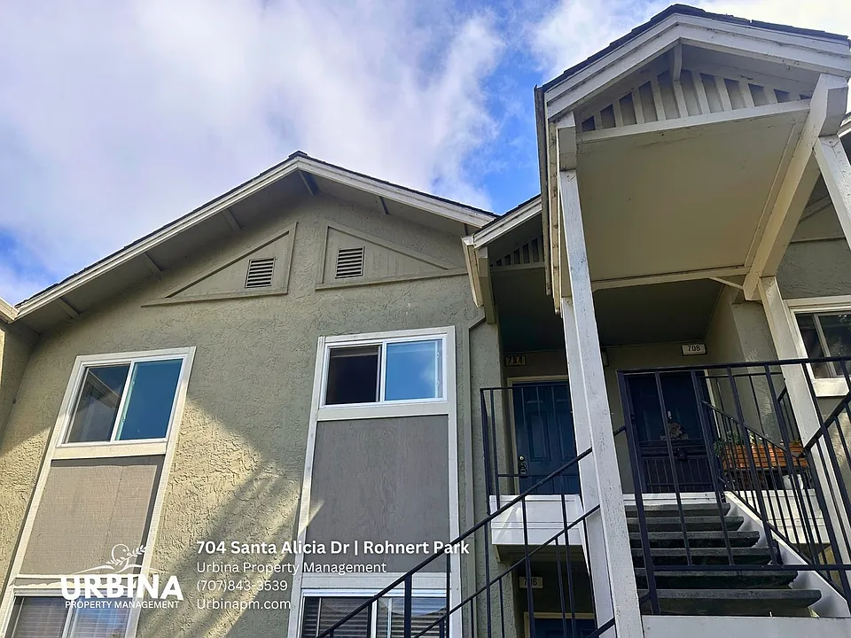 704 Santa Alicia Dr
