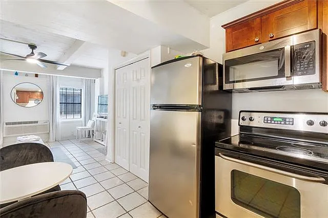 3300 Saint Charles Ave #4 — Photo 5