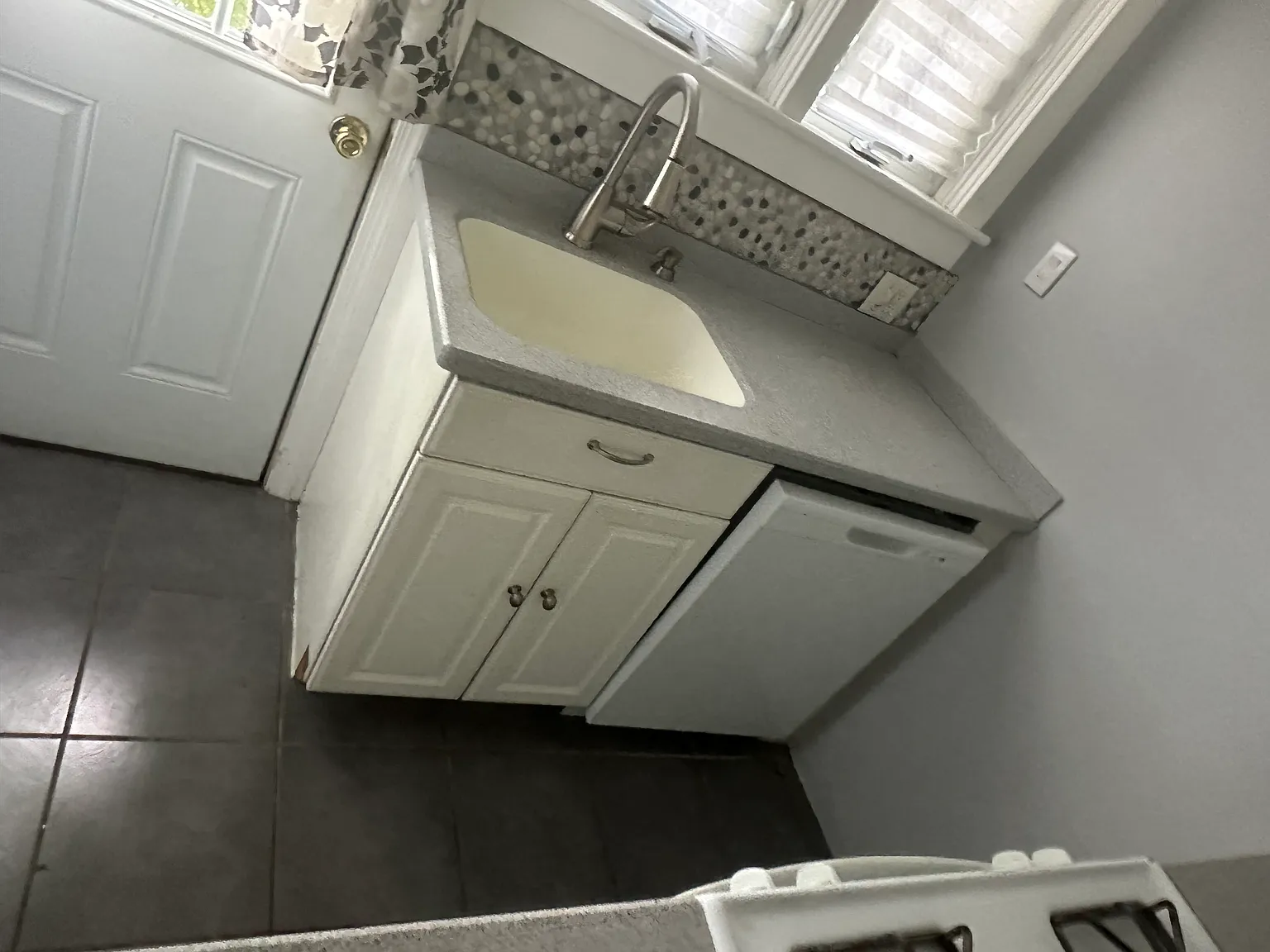 2 bed, 850 sqft, $1,500 — Photo 4