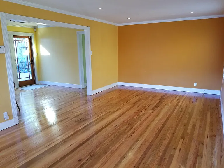 6109 Tehama Ave — Photo 17