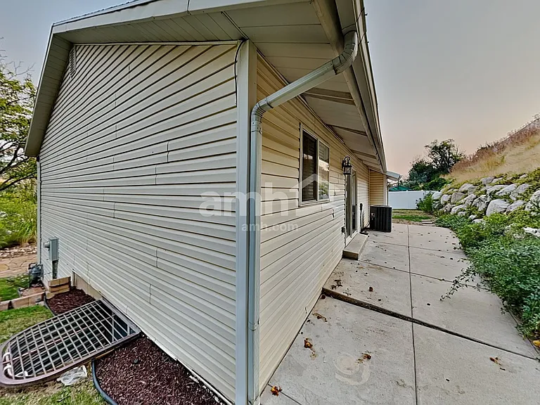 3327 N 1050 E — Photo 20