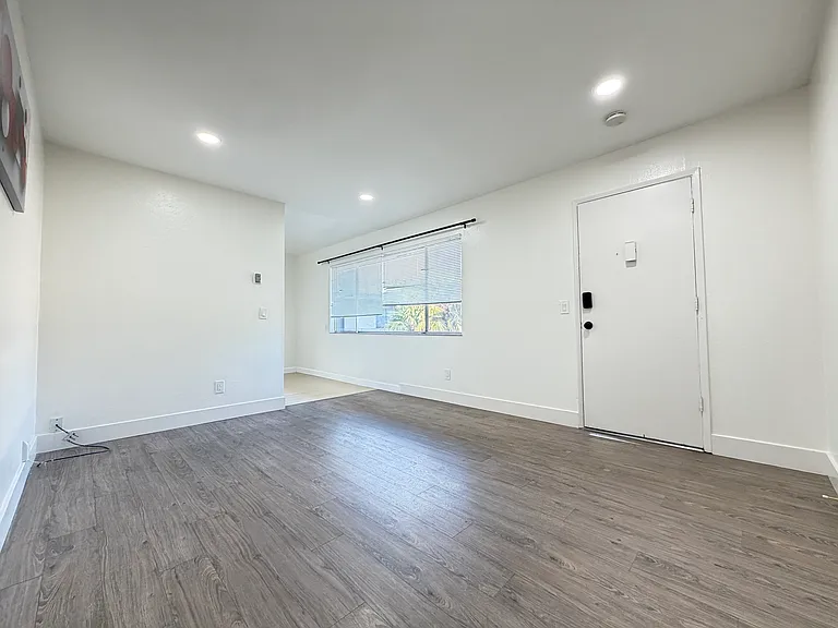 655 Moorpark Way #1B — Photo 5