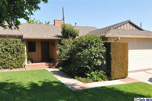 1st image of 2616 N Parish Pl