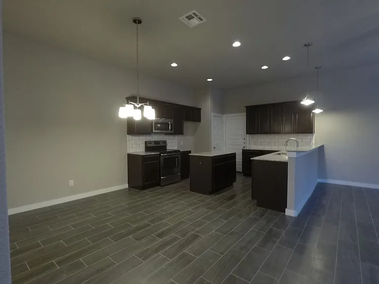 104 Hidden Springs Dr — Photo 3