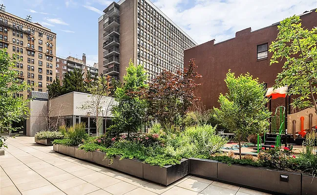 Rented by Level Group | media 22