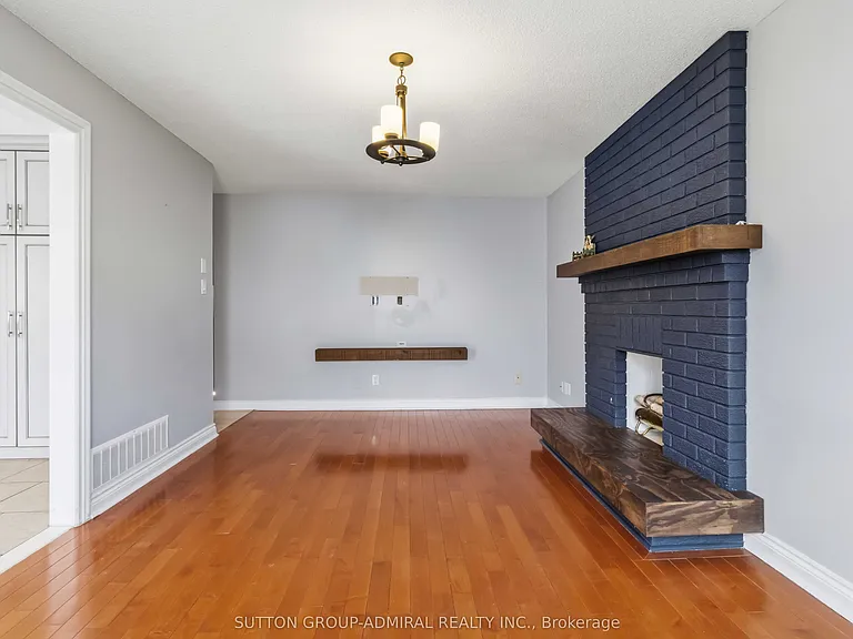 21 Kersey Cres — Photo 8