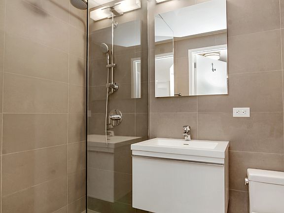 3rd image of 150 Ludlow St APT 03E