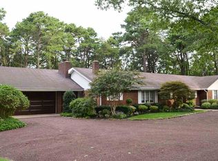 101 Lakeshore Dr, Hammonton, NJ 08037