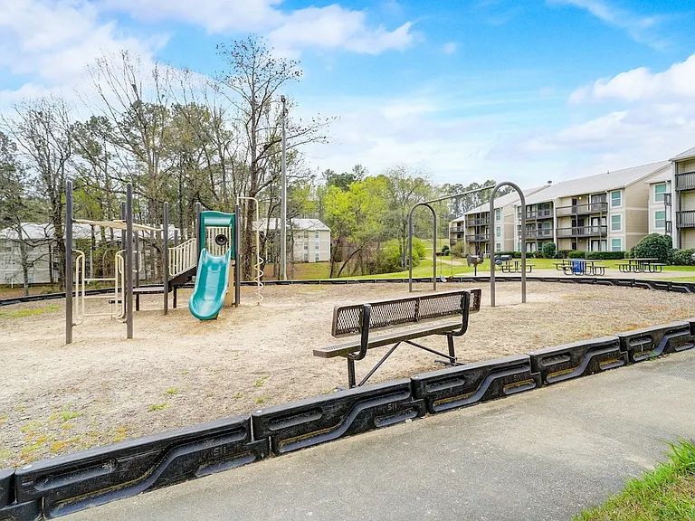Hills at Hoover Apartments — Photo 68
