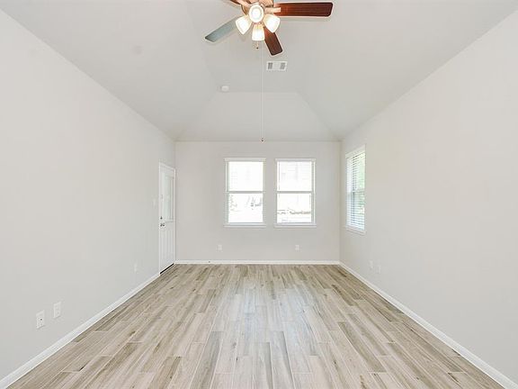 5th image of 426 Sunny River Lane