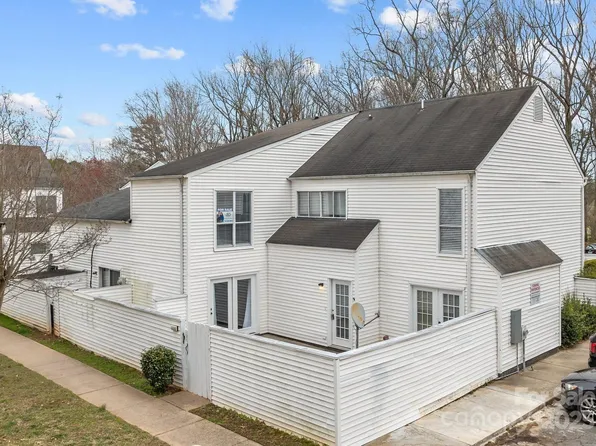 7138 Stonington Ln, Charlotte, NC 28227