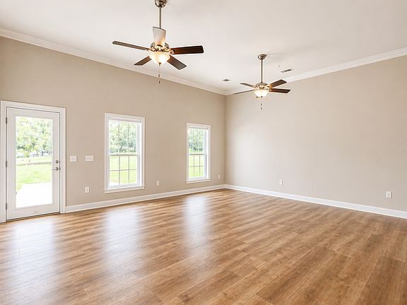 3rd image of 1024 Holly Estates Rd
