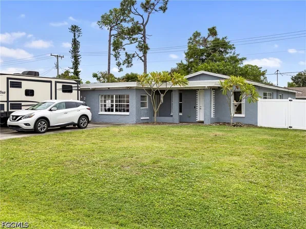 2342 Crystal Dr, Fort Myers, FL 33907