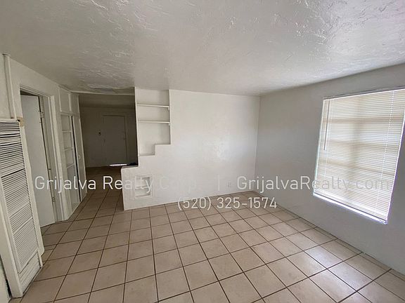 3rd image of 2309 N Elaine Blvd #D