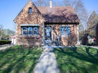 5910 N 39th St, Milwaukee, WI 53209