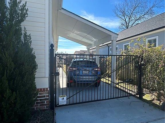 2nd image of 2054 Mirabeau Ave