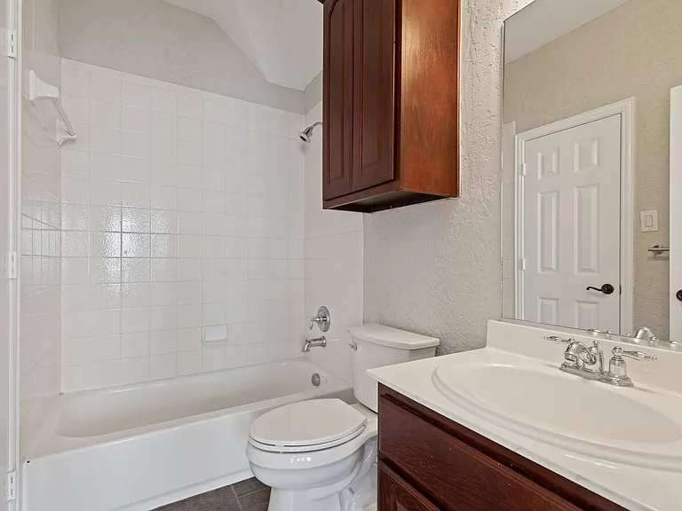 10229 Fire Ridge Dr — Photo 35